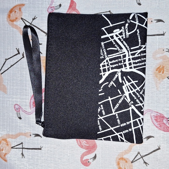 📍State Bags X American Airlines NYC map toiletries/cosmetics/makeup clutch bag - Picture 11 of 11